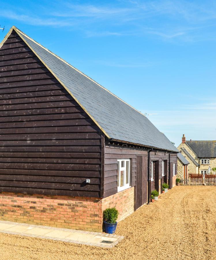 Buttercup Cottage At The Old Tractor Barn Brackley  Luaran gambar